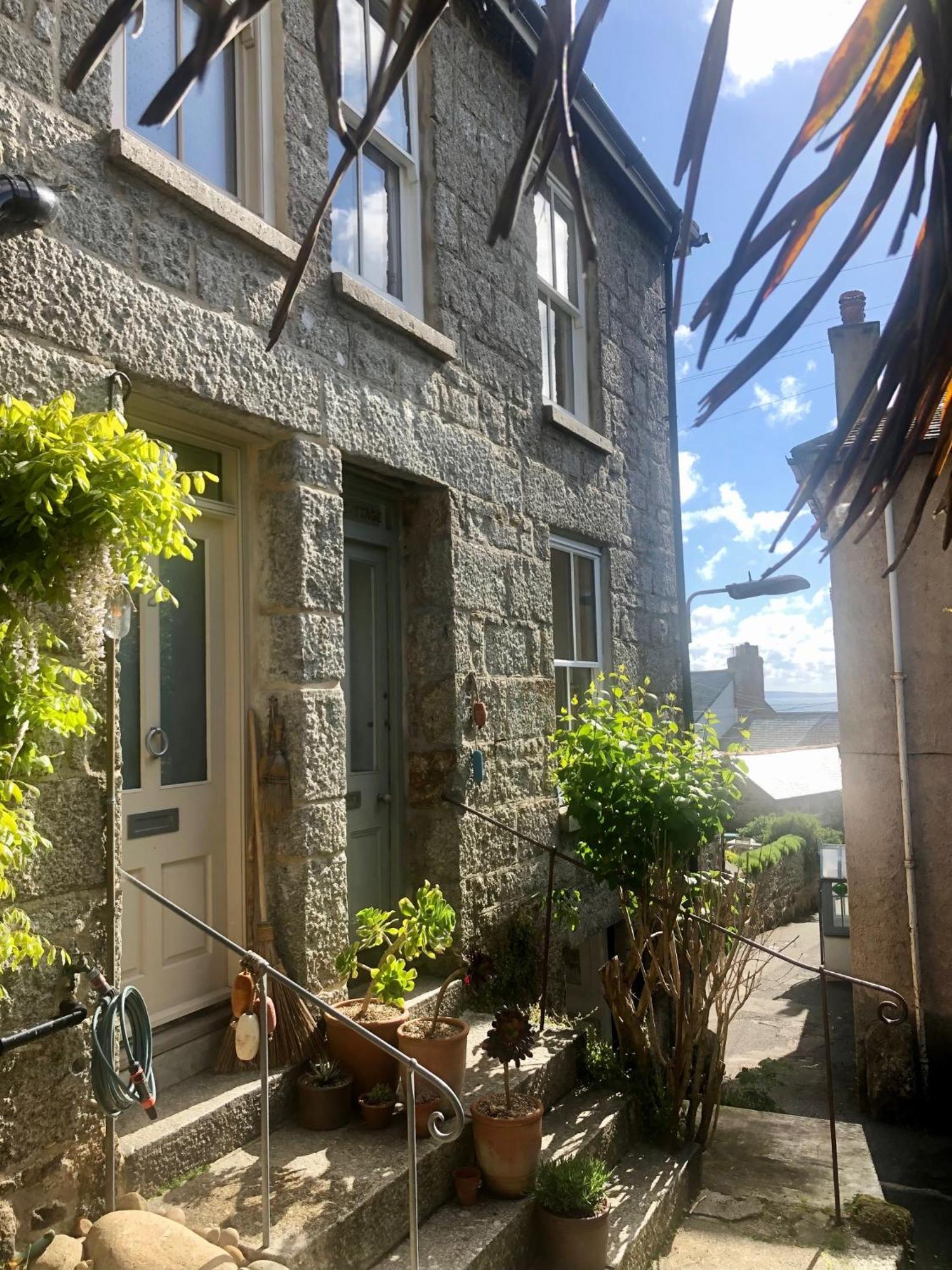Janies Cottage~ Mousehole~Eclectic Interiors & Vintage Charm Eksteriør bilde